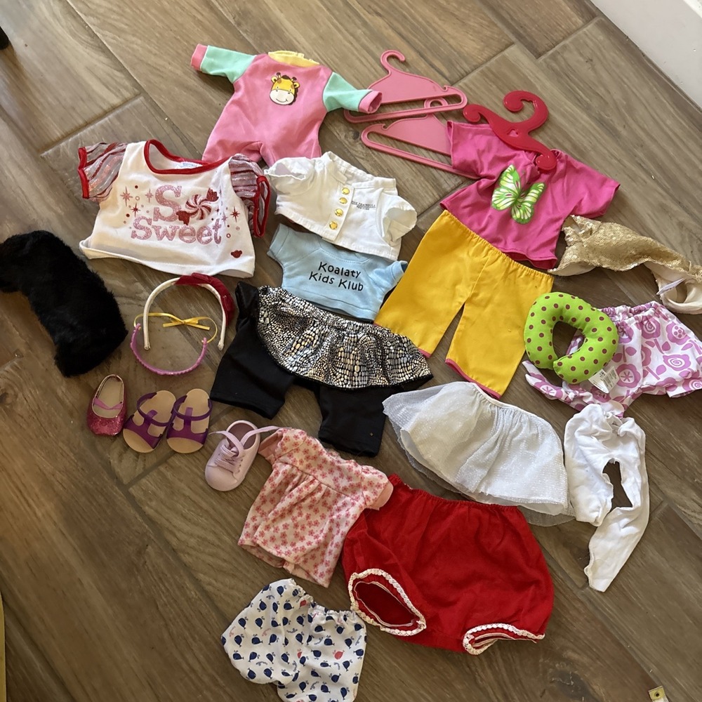 LOT OF 24 ASSORTED DOLL CLOTHES AND Shoes, Hair Bands